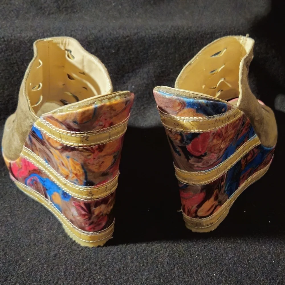 2 Lips Too -Too Tropic Tan/Taupe SuedeSandals with Multicolor Wedge Heel -Size 7